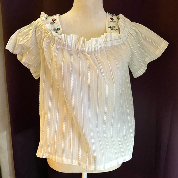 Vince Camuto Cute Off Shoulder top💐💐 - Picture 2 of 7